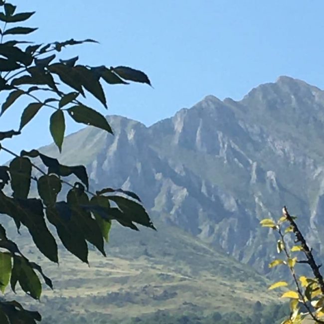 vue du Pic du midi d'Arrens depuis le Gerrit glamping dans les Pyrénées